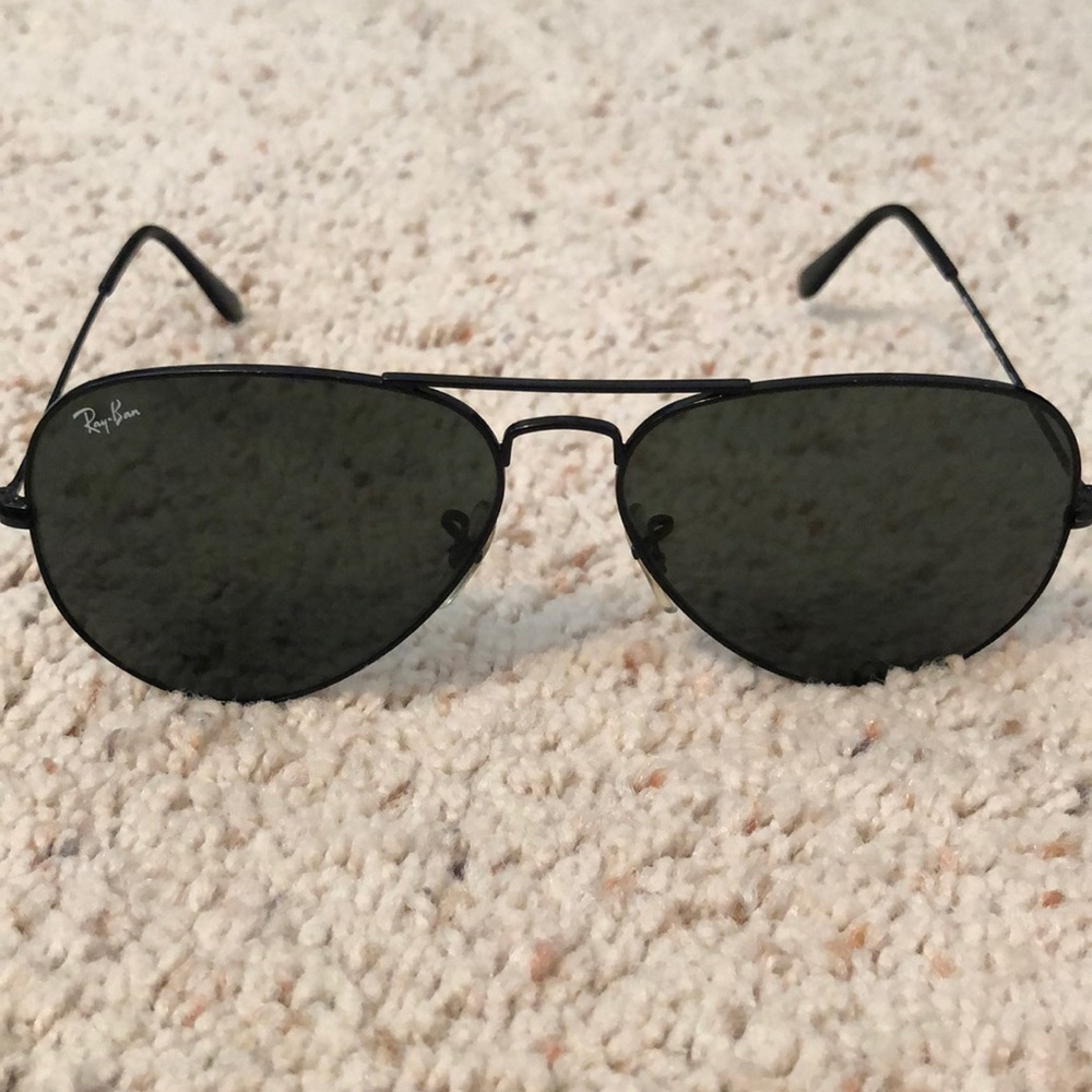 Black aviator sunglasses